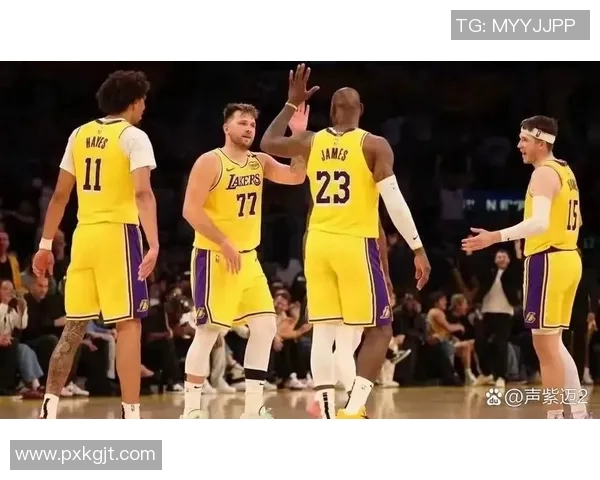 25号掘金与湖人激战一触即发球迷期待精彩对决与精彩表现